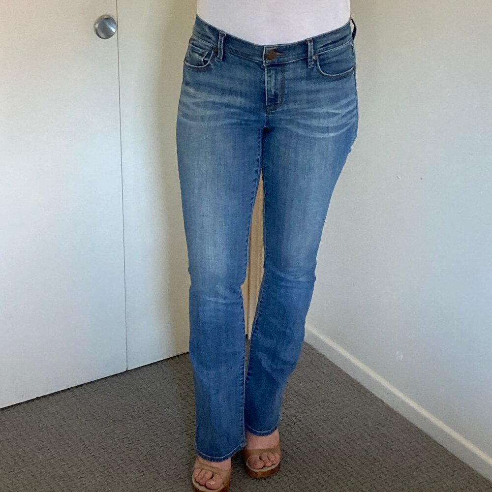 LOFT Bootcut Jeans - Picture 3 of 9